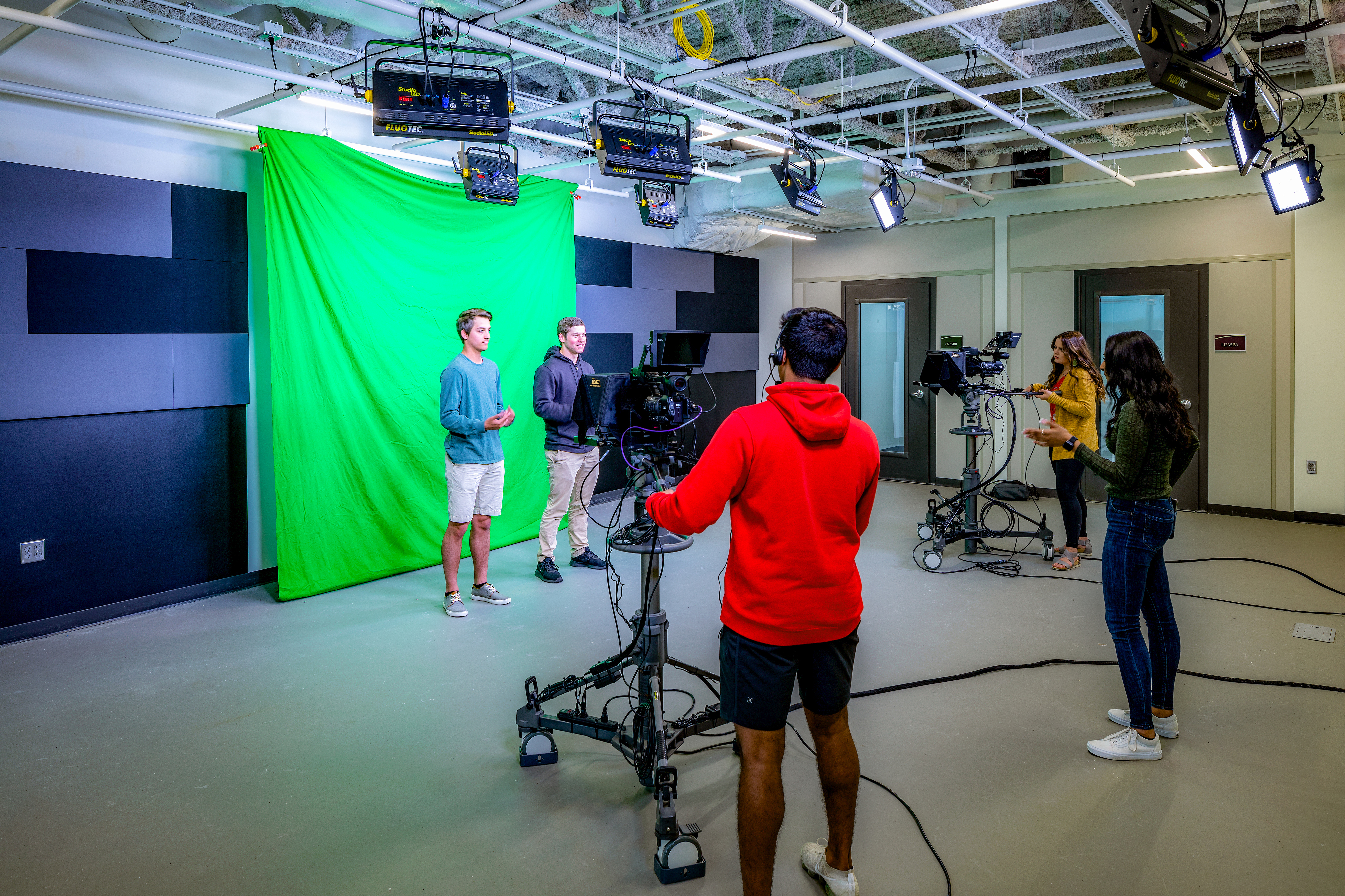 CTE media lab high reso2 1