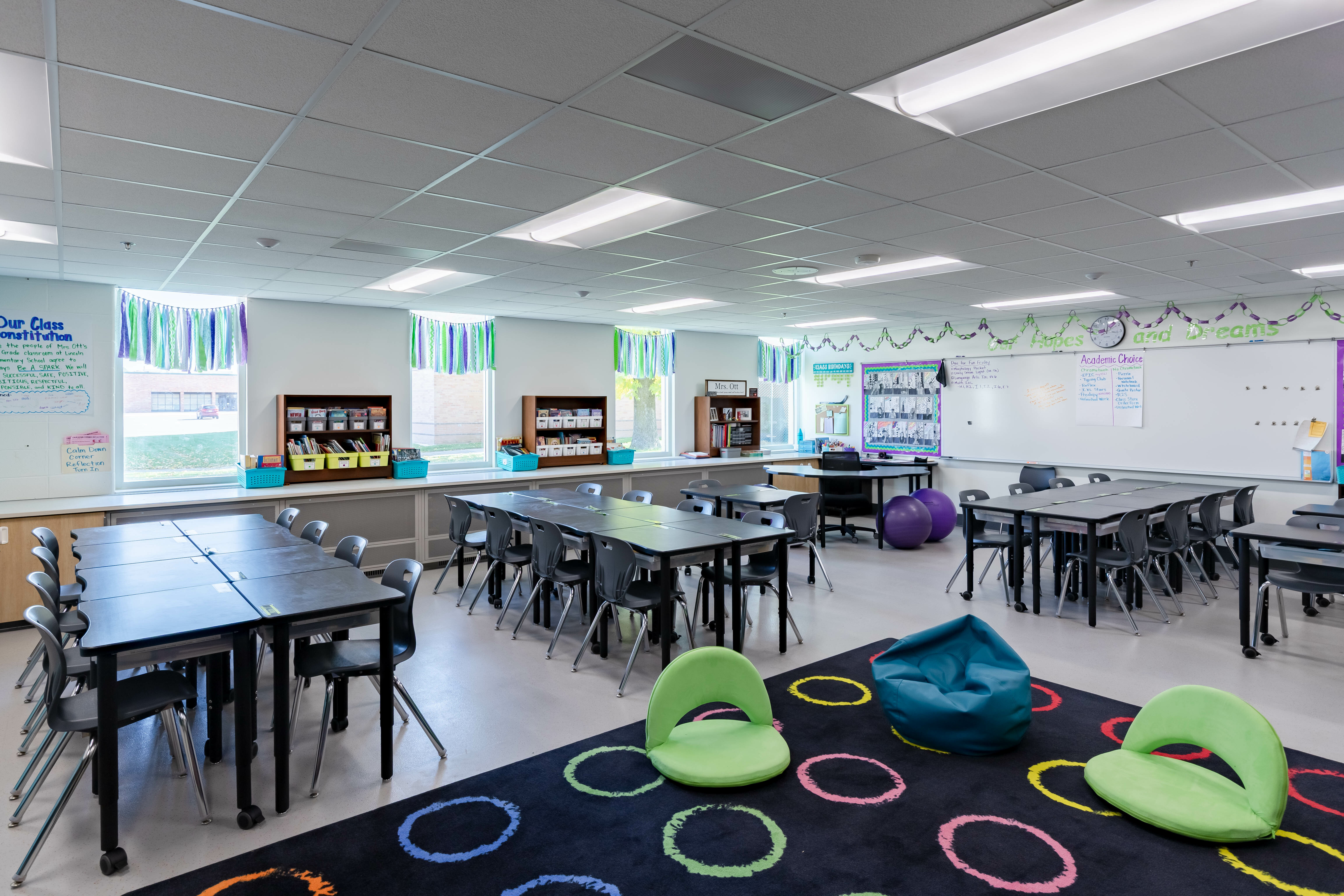 ISD 728 Lincoln ES 2