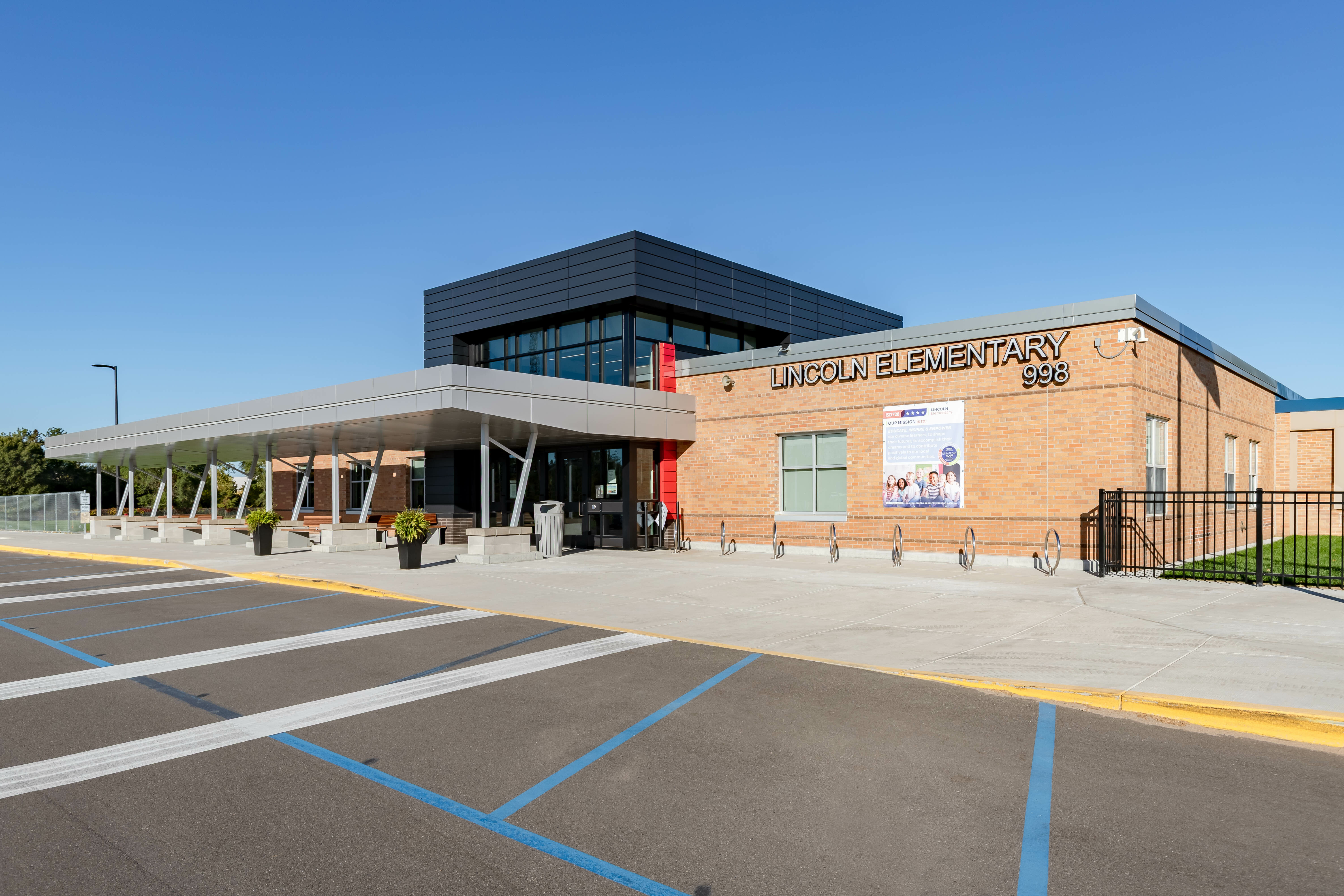 ISD 728 Lincoln ES 3