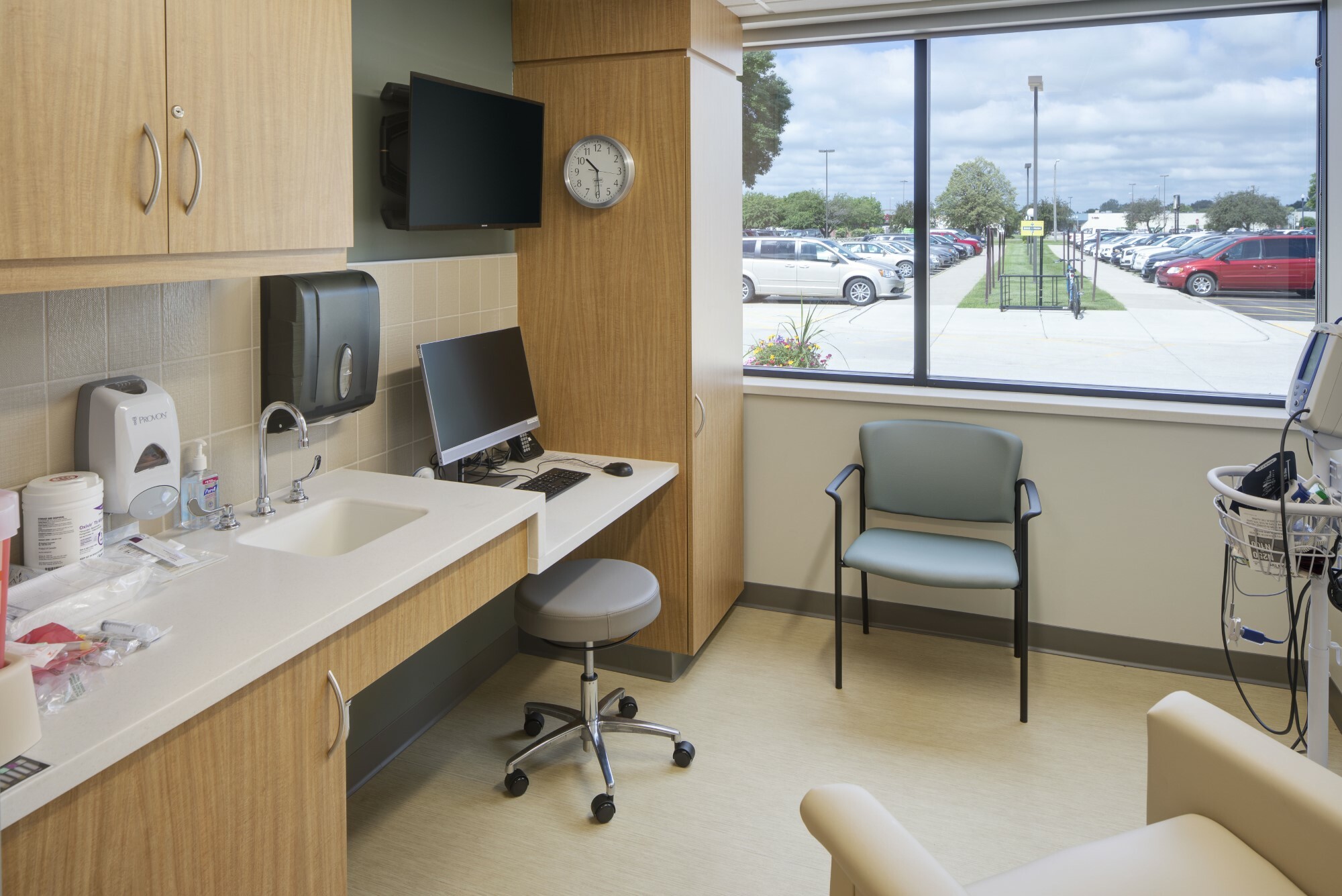 Hutchinson health cancer center