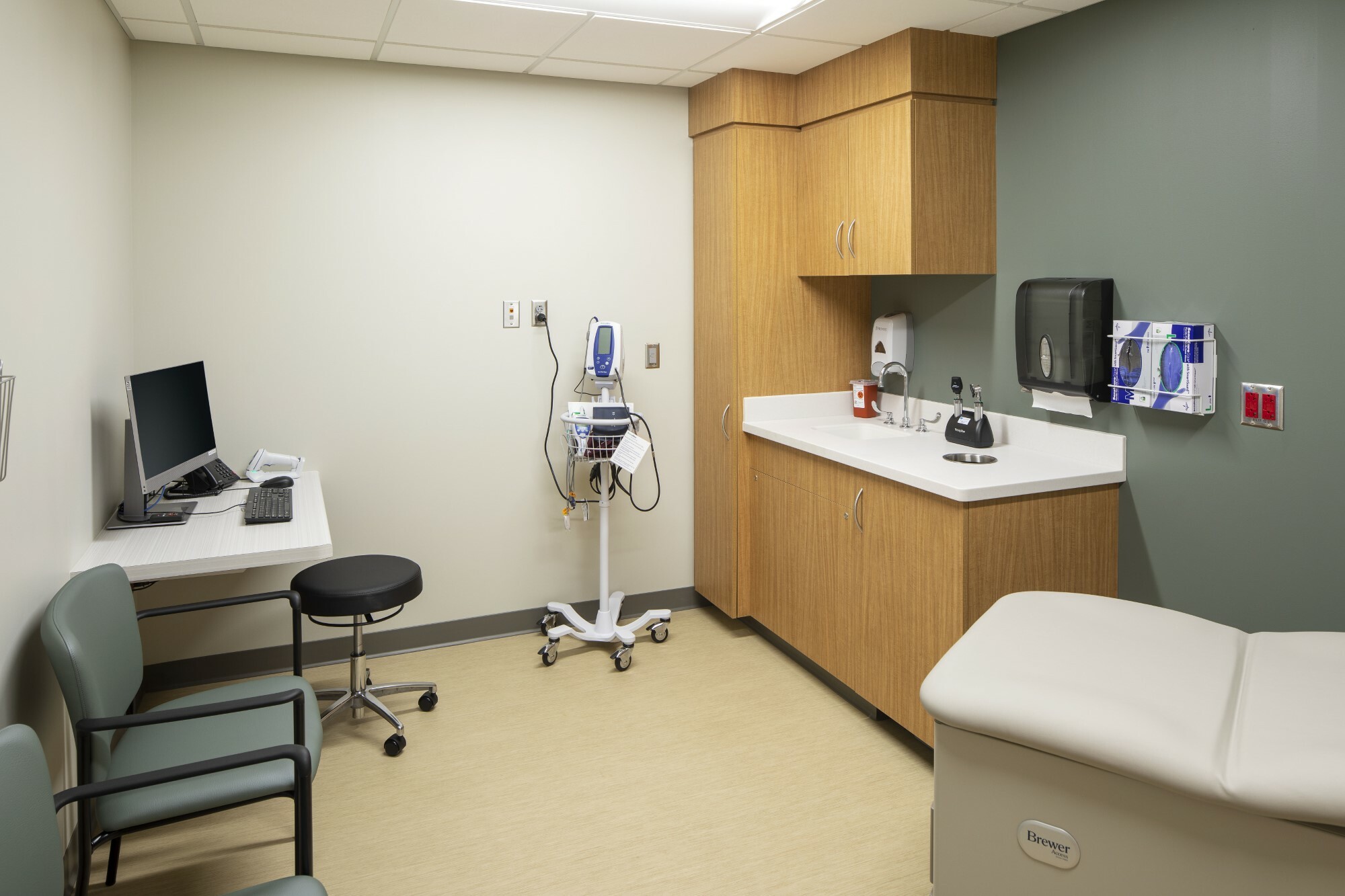 Hutchinson Health Cancer Center Wold Architects & Engineers